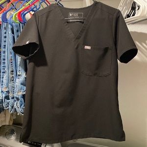 Medium Figs scrub top